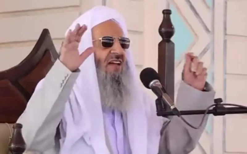 خروج مولوی عبدالحمید برای حج ممنوع شد