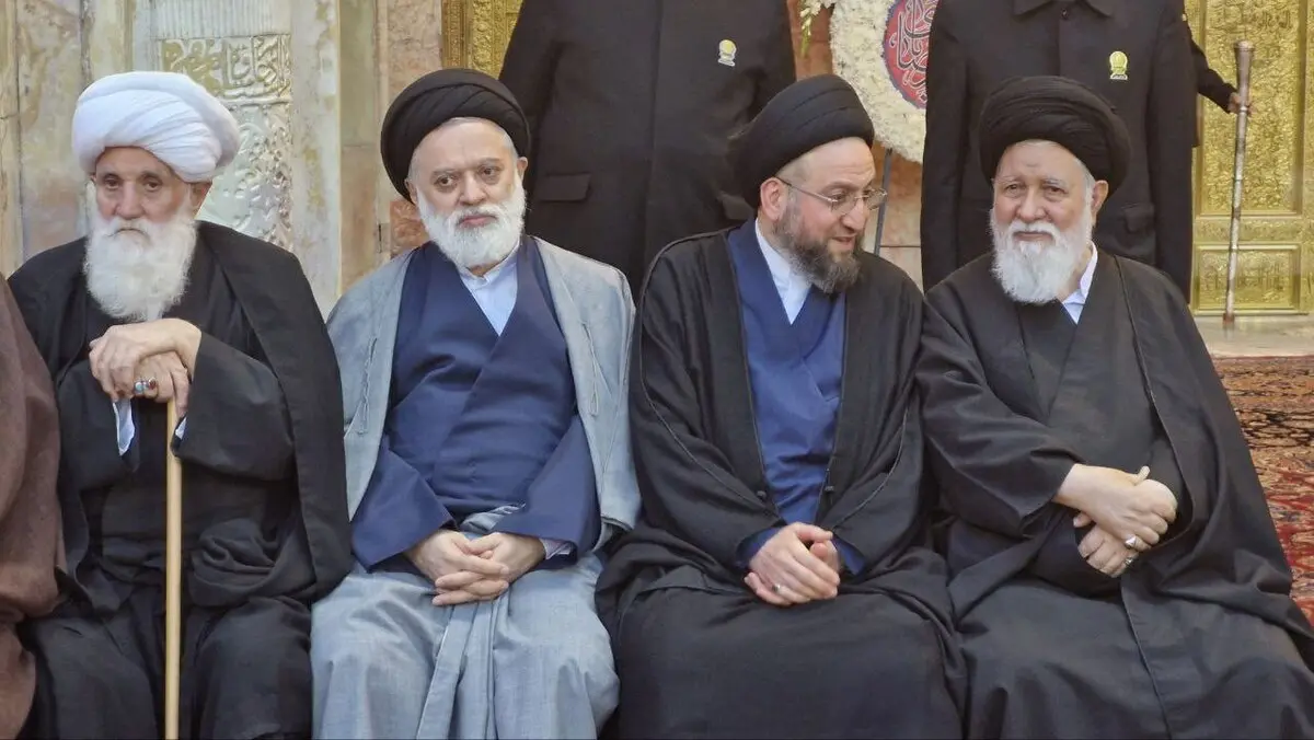 حضور فرزند ارشد رهبری در مراسم تدفین پیکر رئیس‌جمهور
