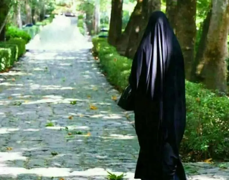 دستورالعمل پوشش اسلامی در آموزش و پرورش قم | چادر مشکی دوخت ساده و پراهین آستین بلند