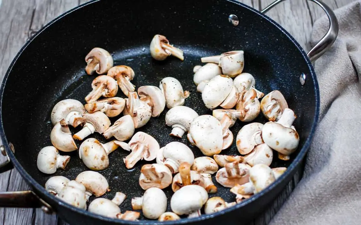 بخاطر این ۶ دلیل زیاد قارچ بخورید!