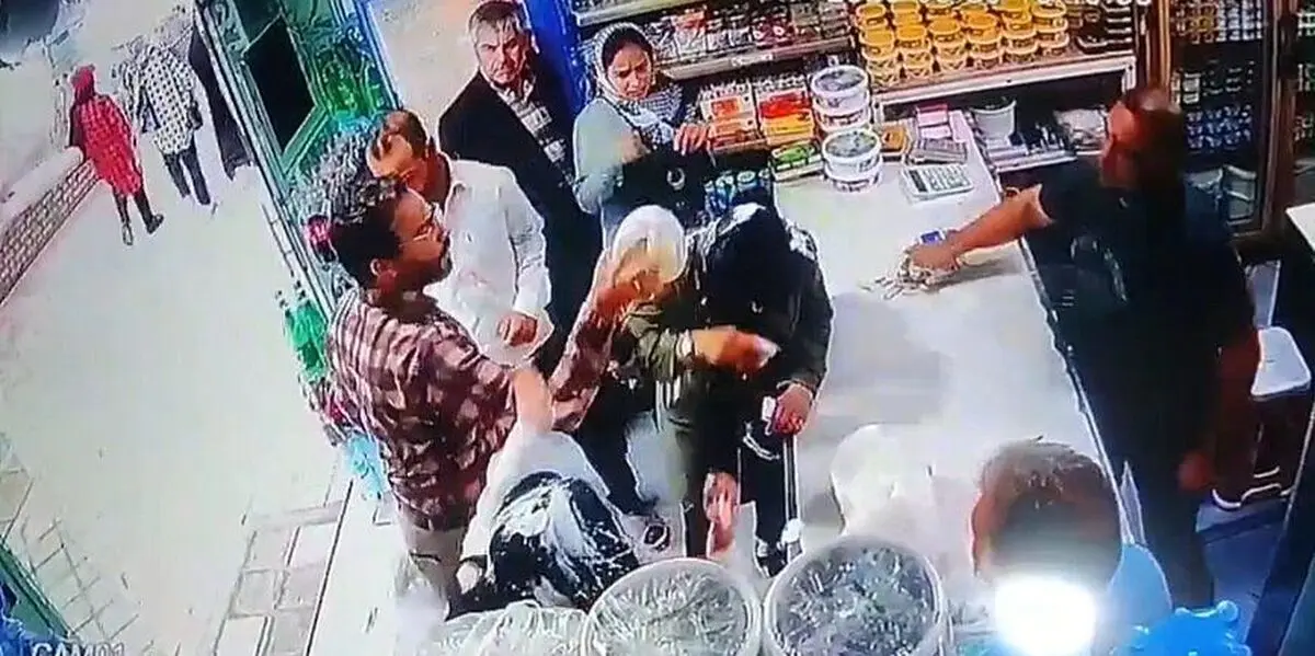 صاحب لبنیاتی جنجالی شاندیز مشهد درباره ماجرای خالی کردن سطل ماست چه گفت + جزئیات درگیری

