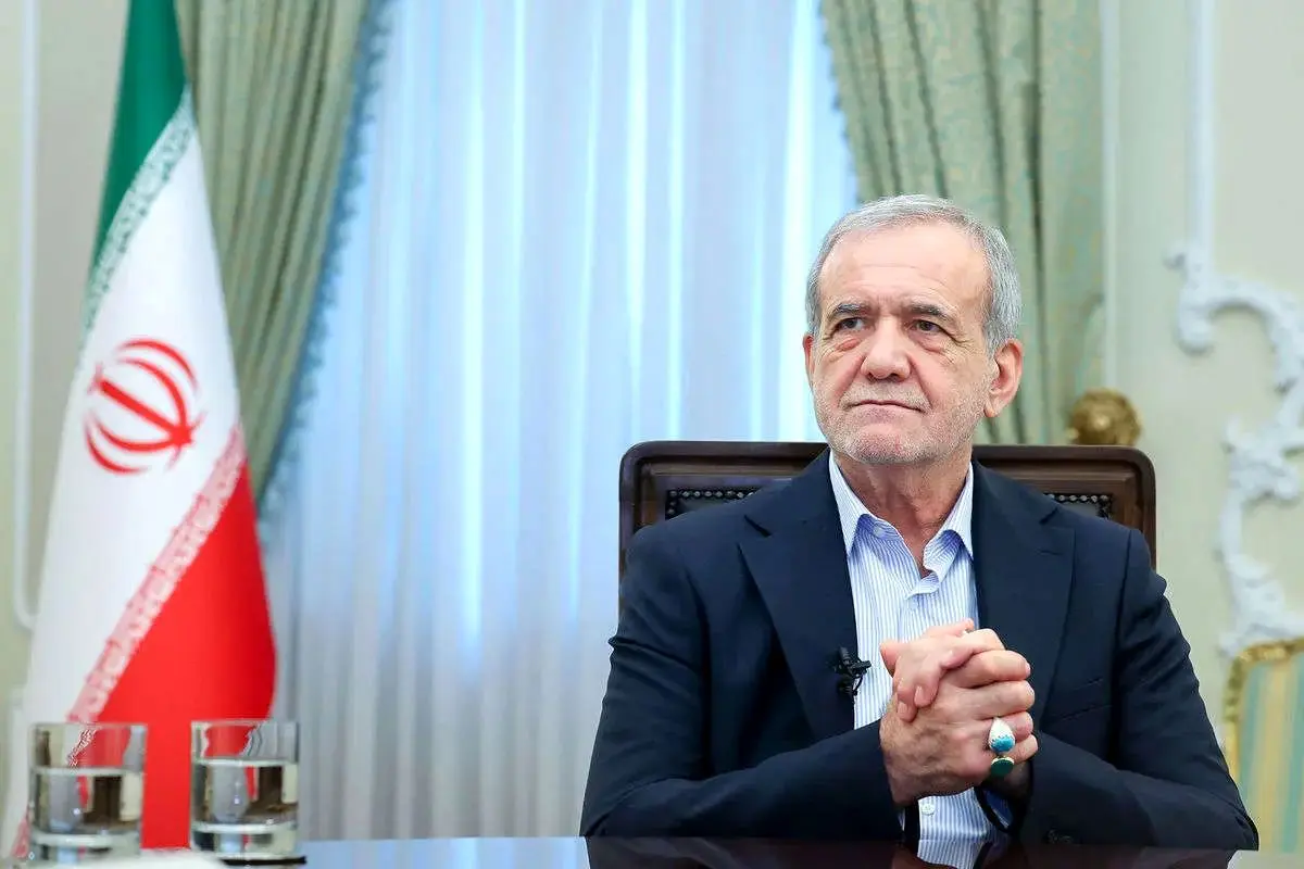 بنر نصب شده پشت سر پزشکیان جلب توجه کرد + عکس