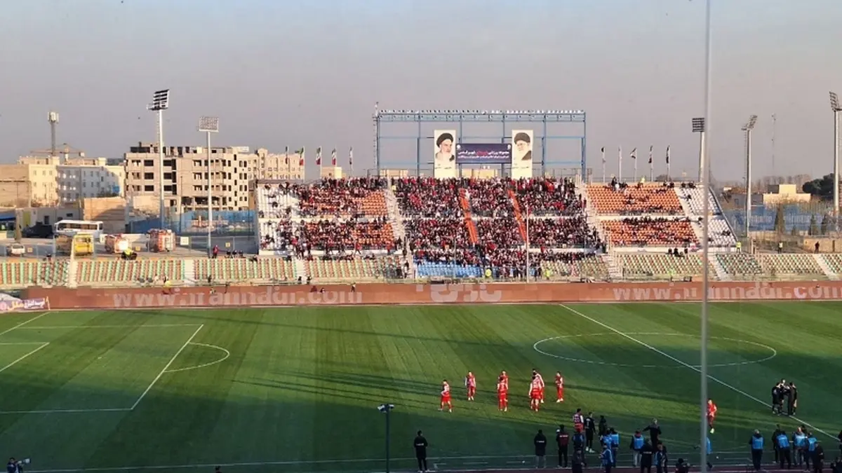 عدم استقبال هواداران از بازی پرسپولیس نساجی در شهر قدس