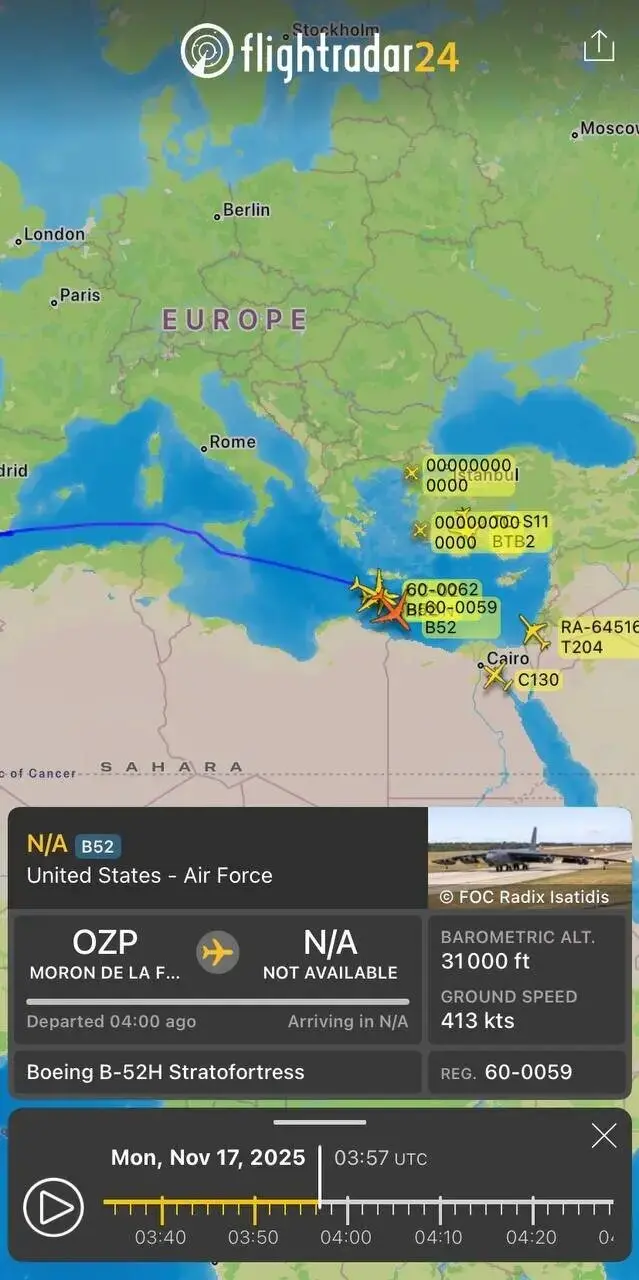 بمب‌افکن‌ B-۵۲ آمریکا