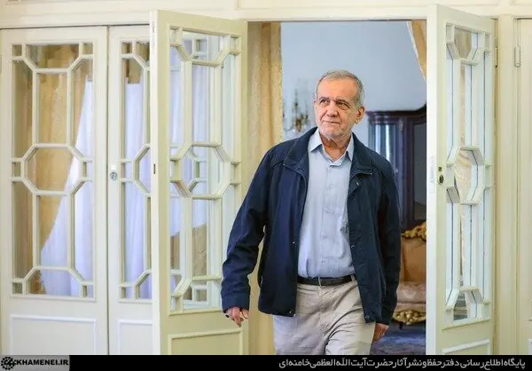 واکنش عبیب رسانه‌های دولتی به کاپشن پوشیدن مسعود پزشکیان + عکس