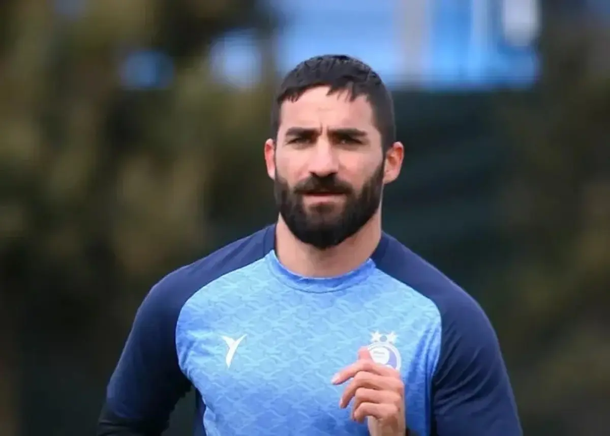 بازیکن استقلال خودش را به پرسپولیس پیشنهاد داد

