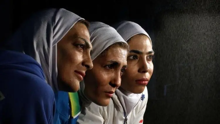 خواهران منصوریان تهدید به قتل شدند | یکی از خواهرها زخمی شد + فیلم