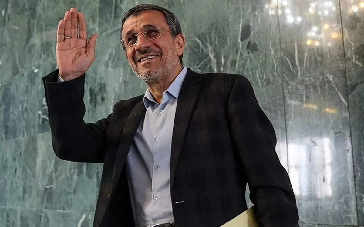 کاپشن و تیپ جدید محمود احمدی نژاد در جلسه مجمع تشخیص مصلحت نظام + عکس