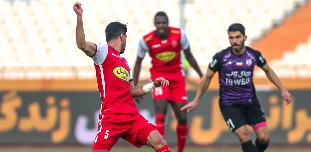  شعار «بی غیرت» علیه پرسپولیس در آزادی