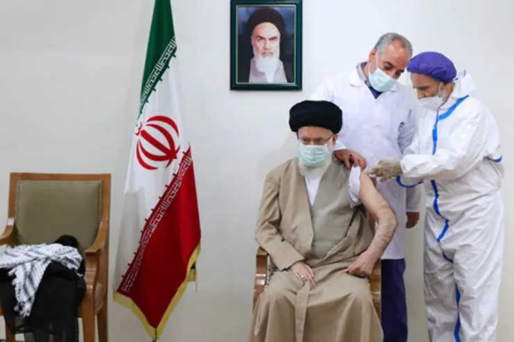 رهبر انقلاب دوز سوم واکسن کرونا را هم برکت زدند