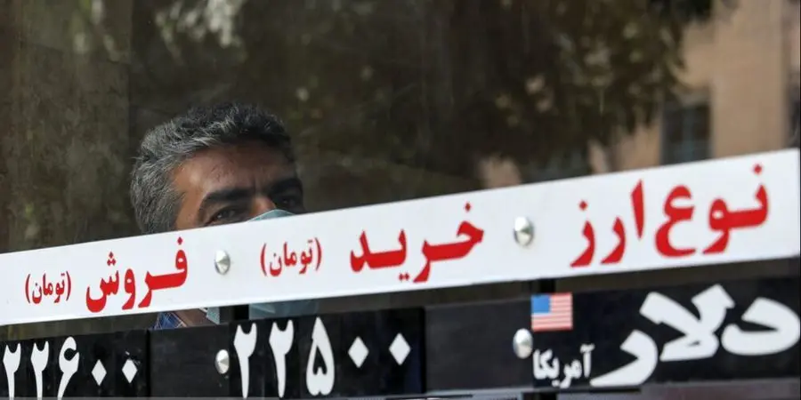 قیمت دلار چند شد /تب خرید و فروش در بازار ارز بالا رفت

