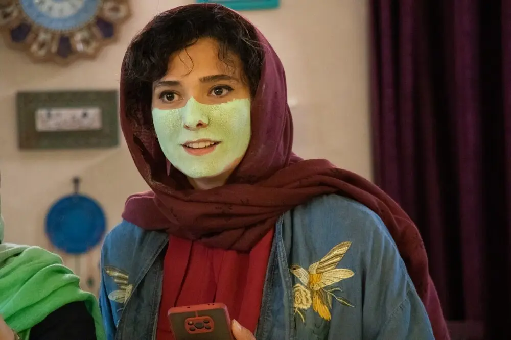 نقاشی عجیب صورت مینا وحید