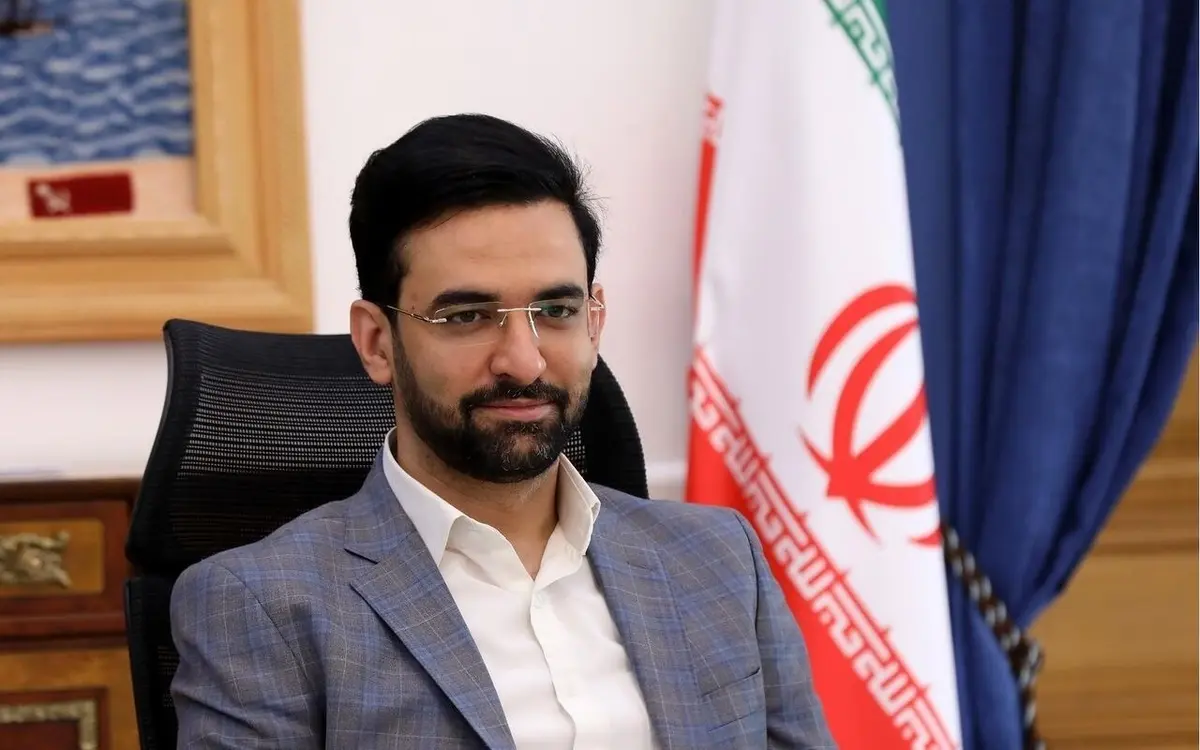محمد جواد آذری جهرمی راننده تپسی شد

