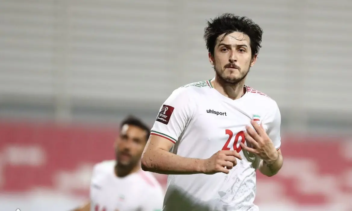 سردار آزمون  در کنار مسی و صلاح/عکس