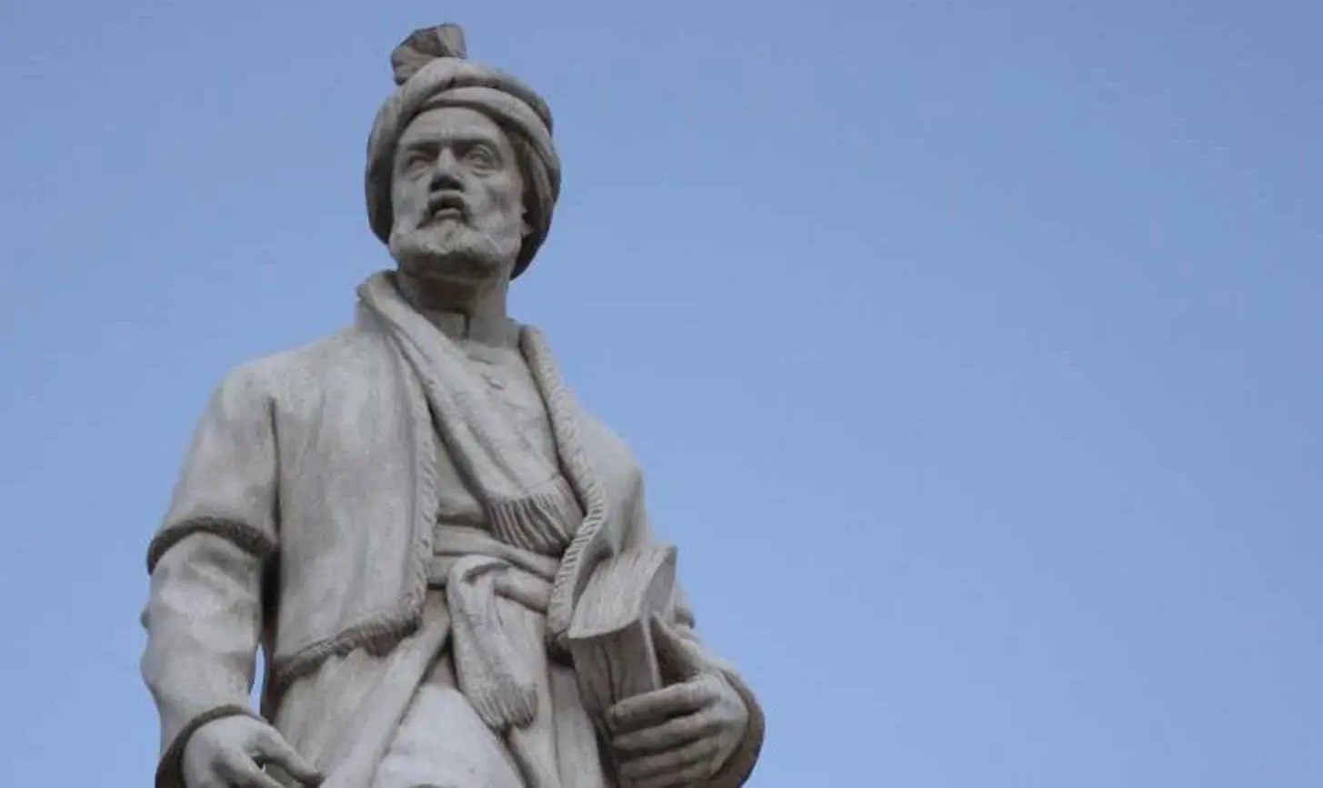 مجسمه فردوسی برای نخستین‌بار مرمت می‌شود