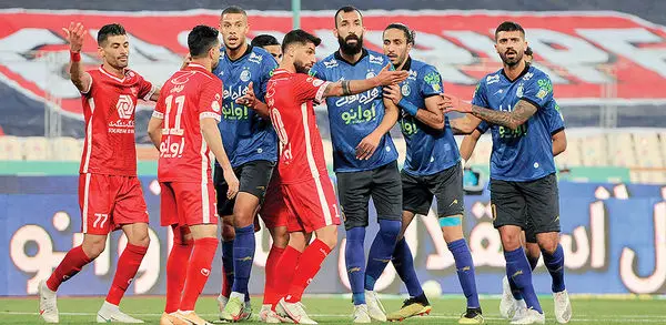 جلسه فوری در فدراسیون فوتبال برای استقلال و پرسپولیس 