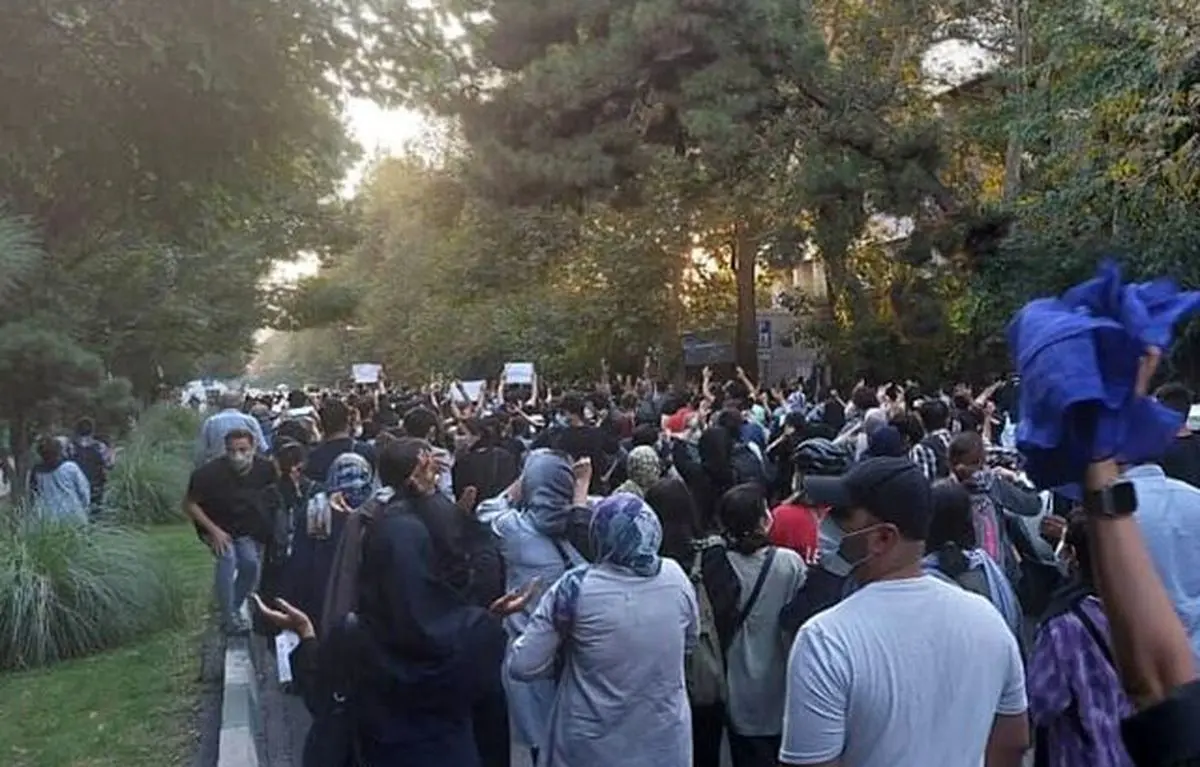 فعال اصولگرا: می‌‌خواهند ایران مثل آنتالیا شود!