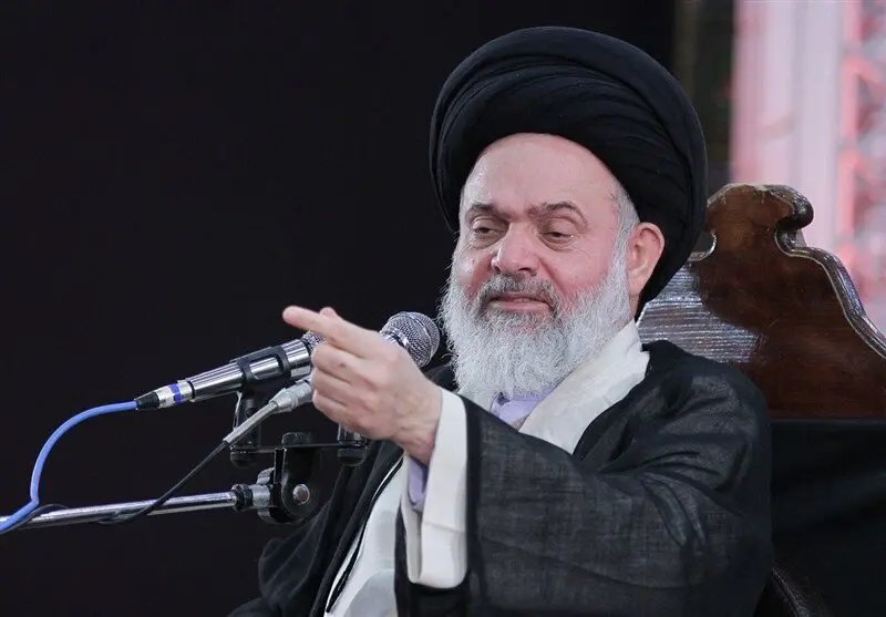 واکنش خشم آلود امام جمعه قم علیه رفع فیلترینگ