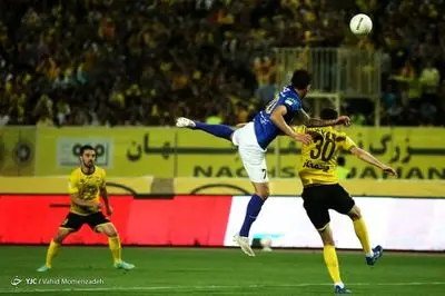 جنگ بزرگ نقل و انتقالاتی استقلال و سپاهان اوج گرفت/ شاه ماهی نقل و انتقالات در تور سپاهان