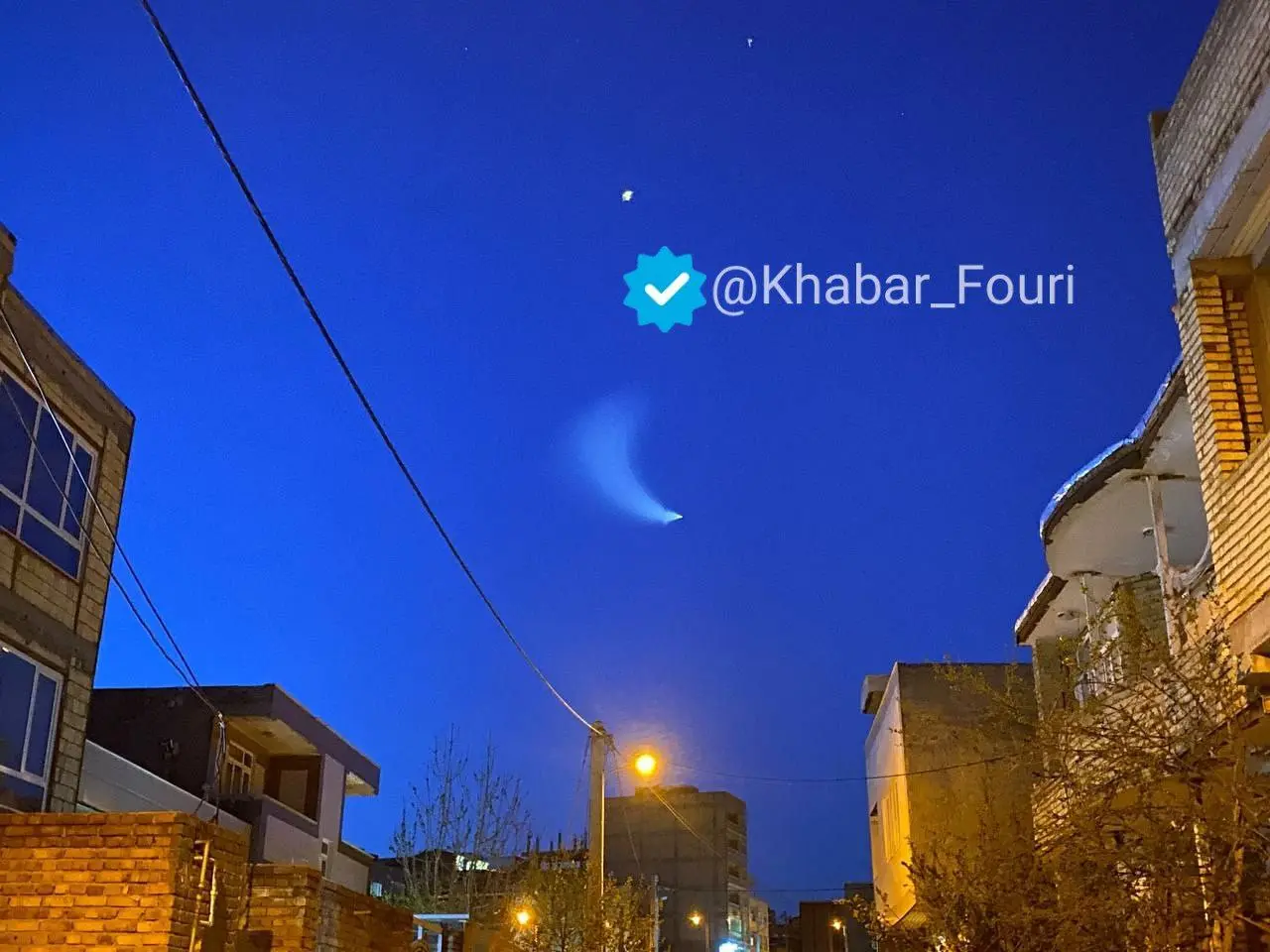  ماجرای شیء نورانی آسمان تهران و غرب ایران چیست؟| موشکی پرتاب شد؟ +فیلم

