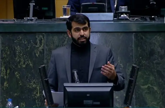 نماینده شیراز: جان مردم جای قصور و تقصیر نیست / مجلس این هفته پیگیر وضعیت دارو می شود