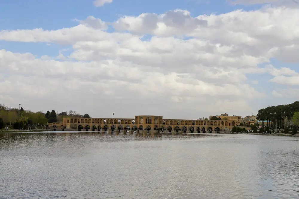 آب به زاینده رود برمی‌گردد