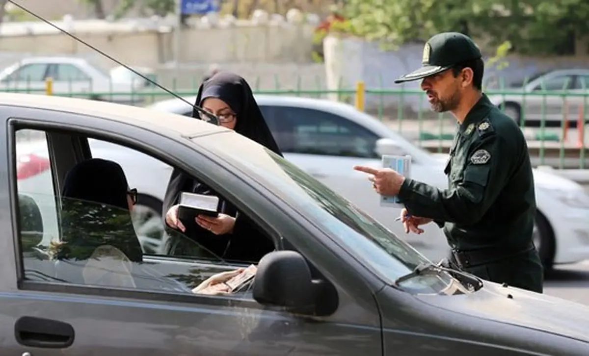 ماجرای پیامک های اشتباهی کشف حجاب | پیامک بی حجابی  برای خودروی بی حرکت در پارکینگ + عکس