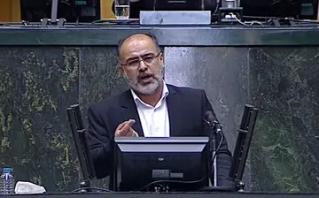 عکس لو رفته از بنر انتخاباتی نماینده جنجالی مجلس! +عکس