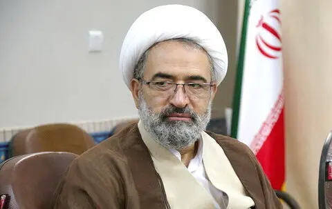 دیدار مقام مسئول حوزه علمیه با طلبه آمر به معروف در درمانگاه قم و واکنش به این حادثه


