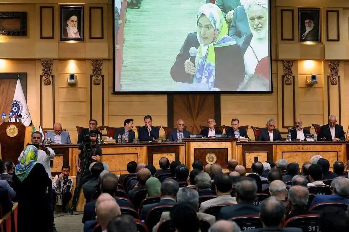  پاسخ پزشکیان درباره حضور وزیر زن در کابینه‌اش /ویدئو

