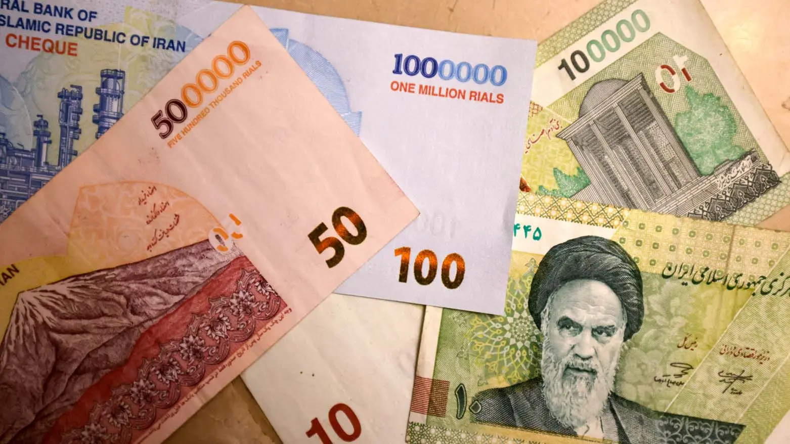 واحد پول ملی ایران تغییر می‌کند؟