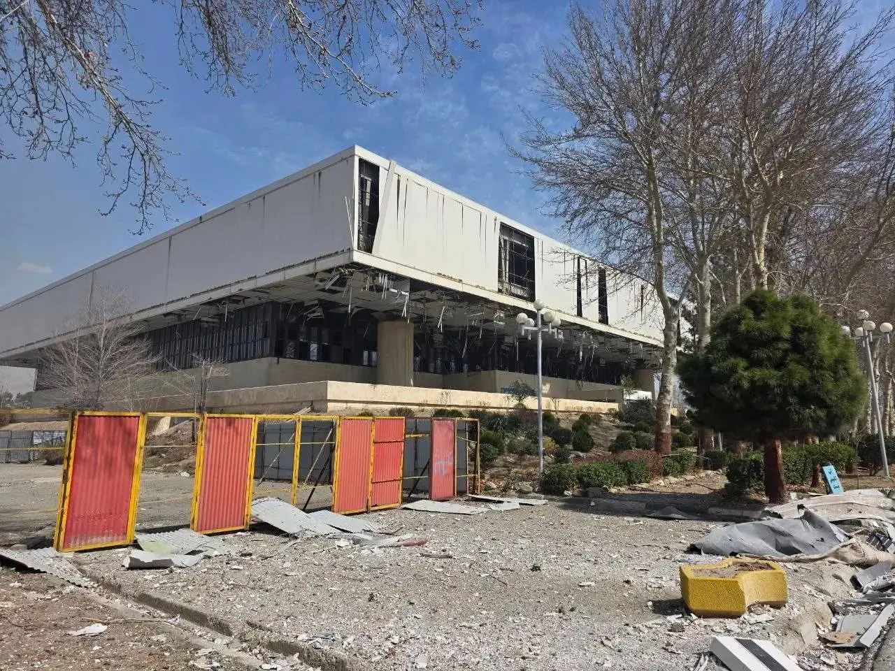 سالن دوازده هزار نفری ورزشگاه آزادی