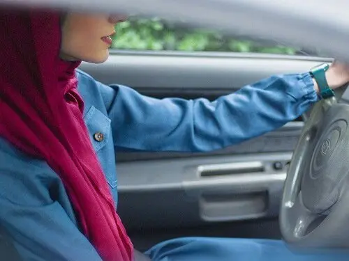 بنر ورودی ادارات مشهد جنجال به‌پا کرد! + عکس
