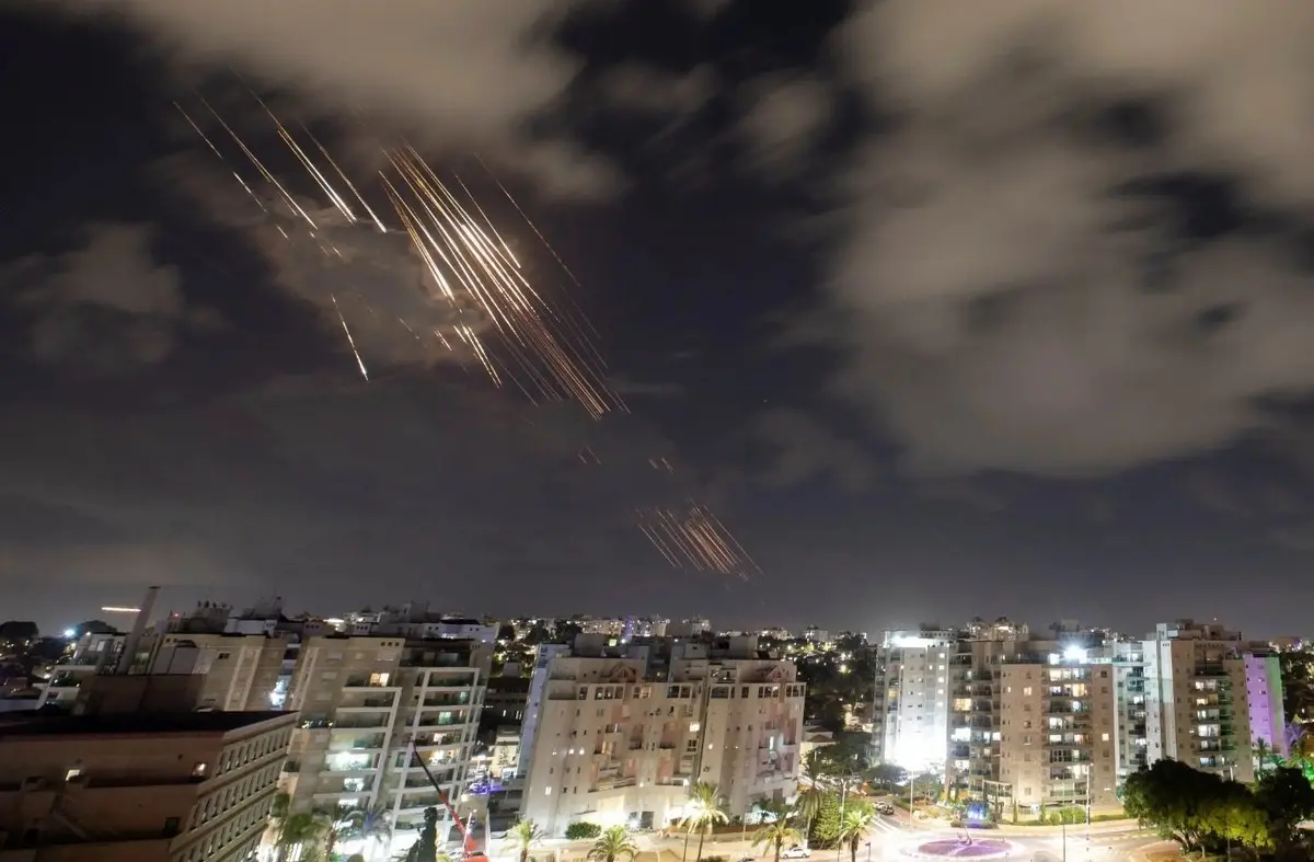 جنگ ایران و اسرائیل نزدیک است / شلیک همزمان ۲۰۰۰ موشک

