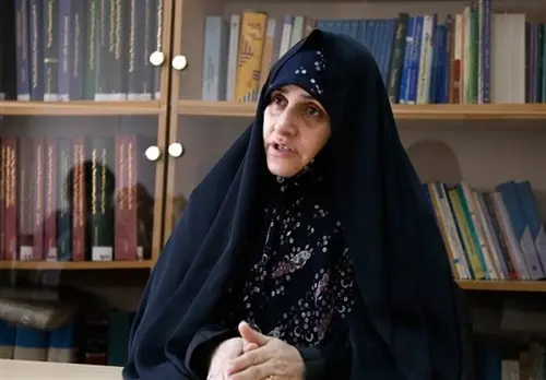 نظر همسر رئیسی و دختر علم الهدی برای نوشتن کتابی شبیه کتاب میشل اوباما 