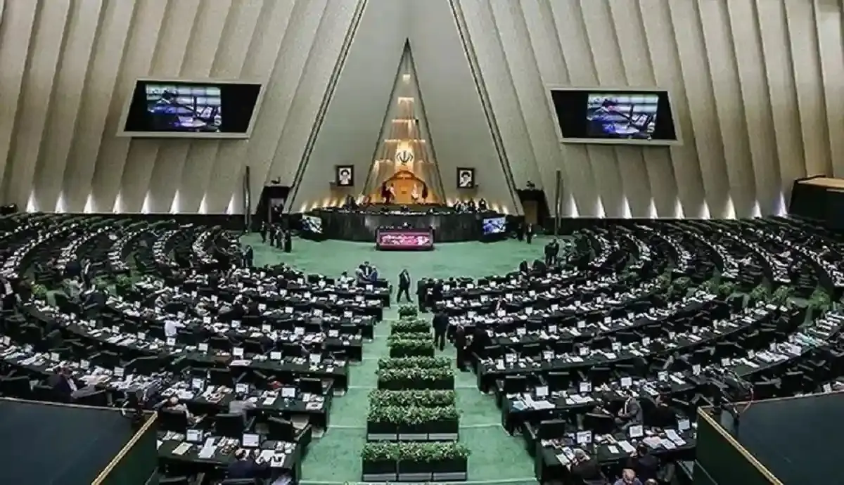سقف حقوق حذف می شود؟ /جدال در مجلس بر سر دستمزدها

