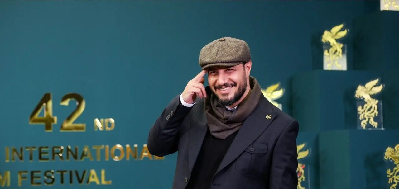 جواد عزتی با تمساح خونی اش آمد؛سوپرایز جواد عزتی برای سینما
