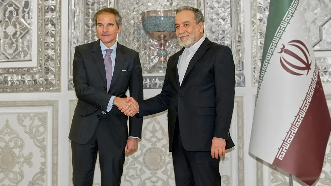 مذاکرات ایران و آژانس به مراحل پایانی رسید؛ نشست عراقچی و گروسی در مصر