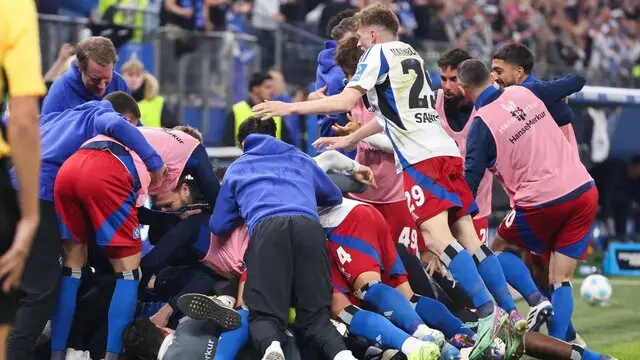 واکنش احساسی مهدی مهدوی کیا به بازگشت هامبورگ به بوندسلیگا