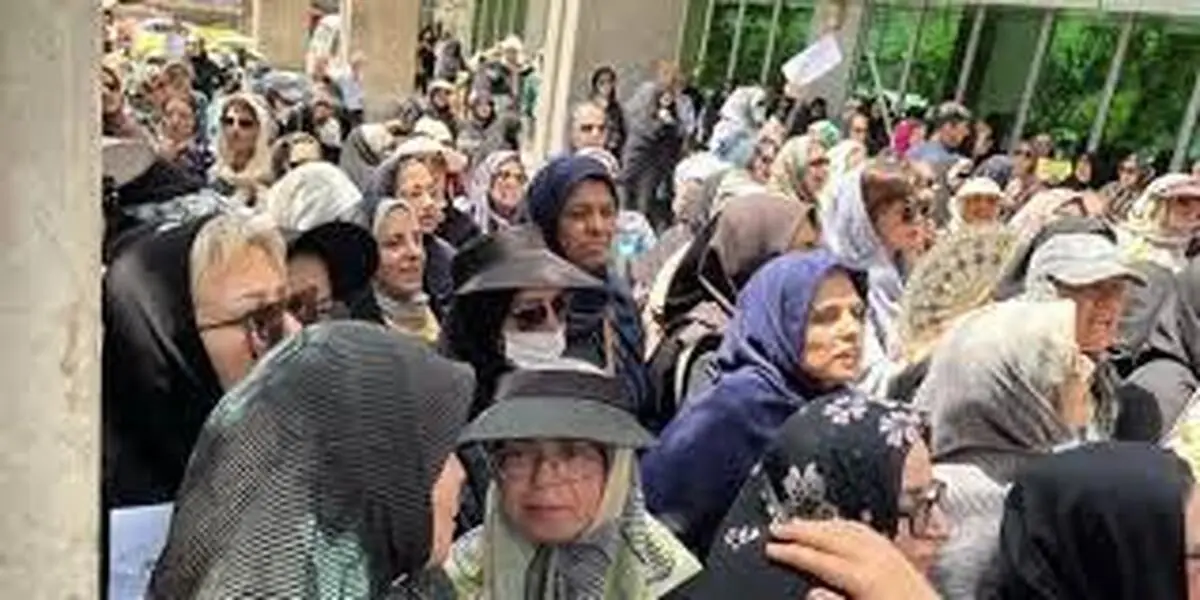 امروز؛ تجمع اعتراضی معلمان و فرهنگیان بازنشسته مقابل وزارت آموزش و پرورش