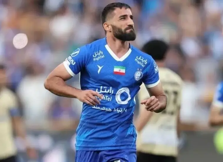 فوری | پرسپولیس تهدید کرد؛مهرداد محمدی از دربی اوت شد!

