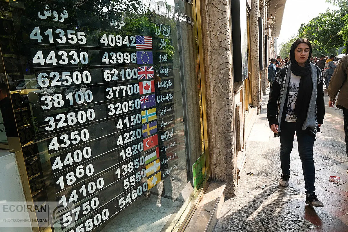 دلار به کما رفت /سرنوشت مبهم قیمت دلار تا پایان سال