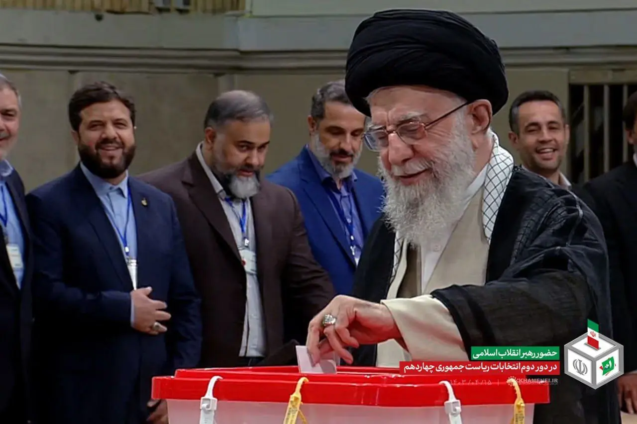 رهبر انقلاب پای صندوق رای چه گفتند؟ 