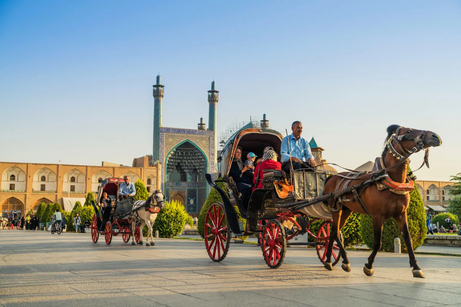 یک شب اقامت رایگان به مسافران در اصفهان| ماجرا چیست؟

