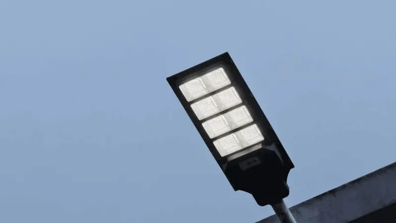 چگونه چراغ خیابانی LED مناسب پروژه انتخاب کنیم؟
