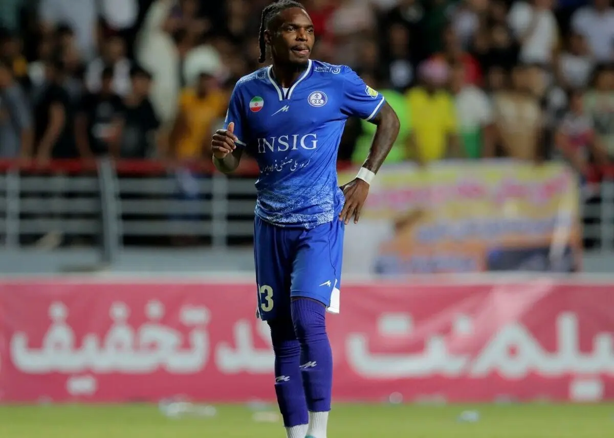 ​شکار بزرگ؛ پرسپولیس ؛  ستاره آبی ها،  قرمز پوش شد

