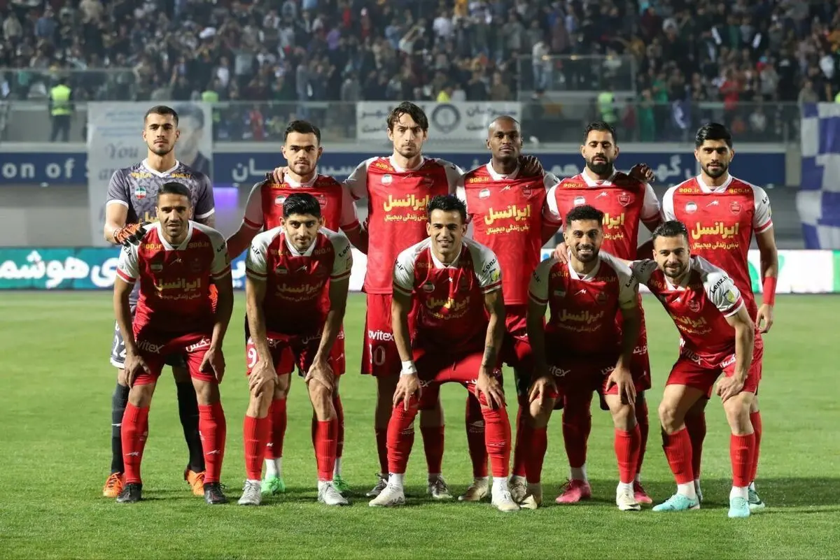 گل اول پرسپولیس به نساجی توسط اوستون ارونوف در دقیقه ۶
