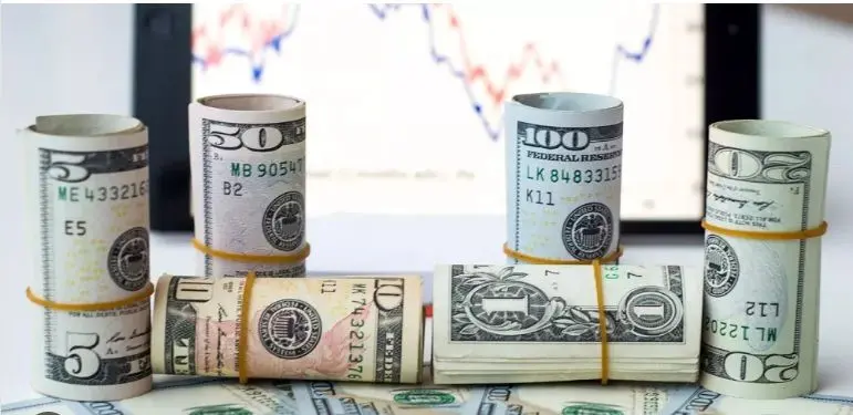 پول در بازار نایاب شد  |دو بمب خبری در بازار ارز قیمت دلار را بالا برد