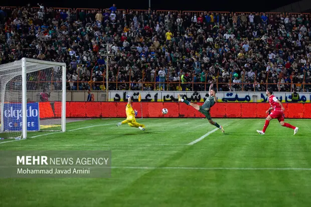 پرسپولیس از صدر فاصله گرفت