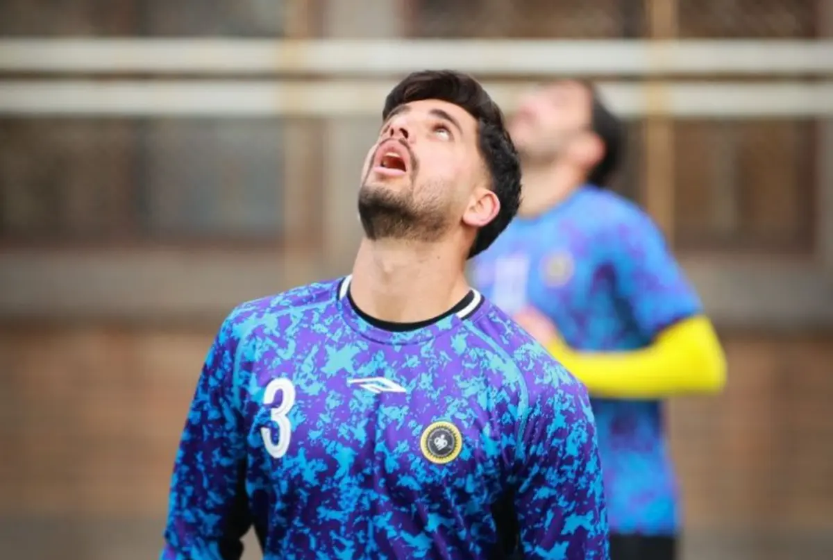 مدافع سپاهان راهی بیمارستان شد